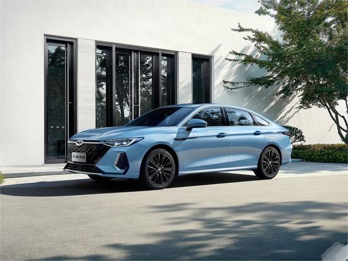ガソリン チェリー アリゾ 8 車両 自動車 二輪駆動 アドバンスト セダン 6
