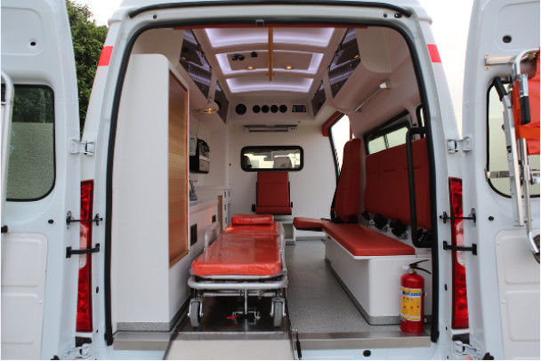 9人乗り フォード トランジット 救急車 6人乗り メディカル 救急車 前後駆動 4×2 10