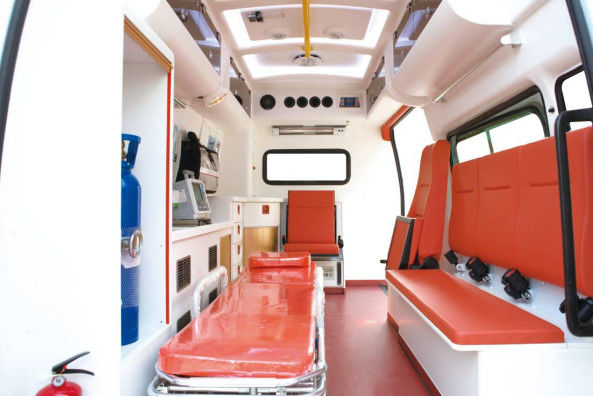 9人乗り フォード トランジット 救急車 6人乗り メディカル 救急車 前後駆動 4×2 6