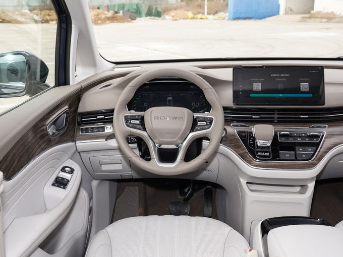 ロエー大型ミニバン MPV バン ガソリン 7席 4x2 オートマティックトランスミッション 4