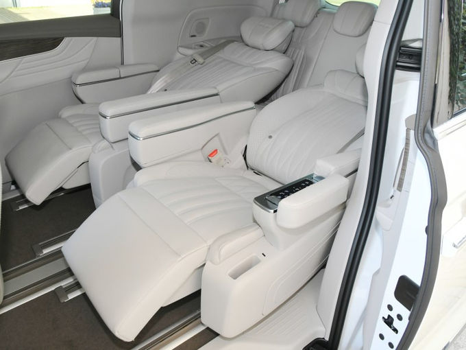 ロエー大型ミニバン MPV バン ガソリン 7席 4x2 オートマティックトランスミッション 9