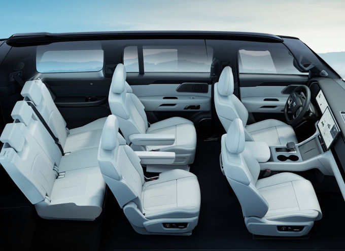 プラグイン 走行距離拡大 ハイブリッド 自動車 大型SUV 四輪駆動 12