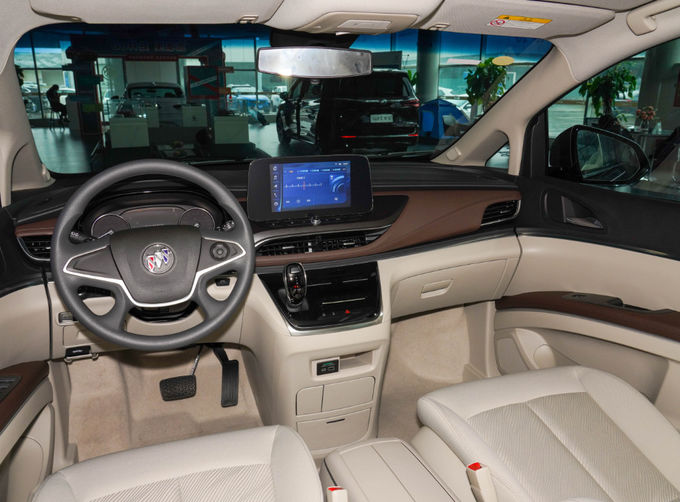 ビュイックミニバン MPV 7人座 ビジネスレセプション 家族旅行 4