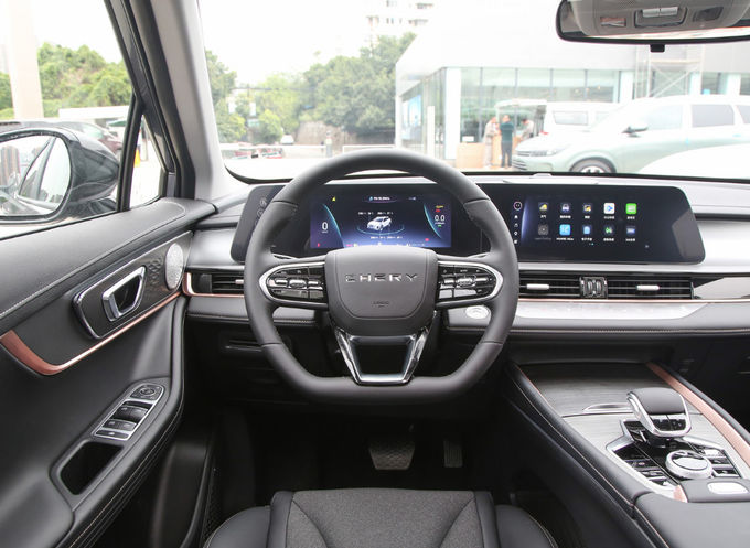 ガソリン チェリオメンダ 都市型オフロード 自動車 SUV フロントホイールドライブ 4x2 7