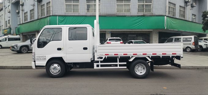 イスズウ 双列5人乗りの貨物車 2WD 後部駆動 4×2 ディーゼル マニュアルトランスミッション 4