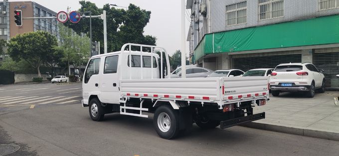 イスズウ 双列5人乗りの貨物車 2WD 後部駆動 4×2 ディーゼル マニュアルトランスミッション 3