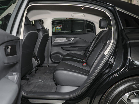 ホンチ 純電動セダン 4×2 自動トランスミッション 自動車 3